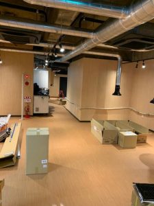 ほんで様店内２